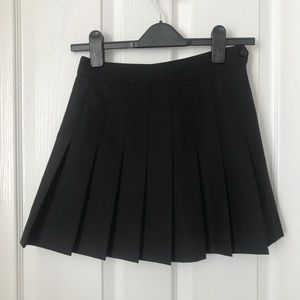 ARITZIA Talula black knife pleated skirt
